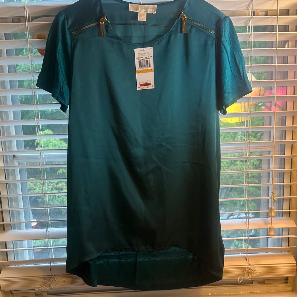 Michael Kors Teal Short-Sleeve Zip-Shoulder Blouse Size S nice color.